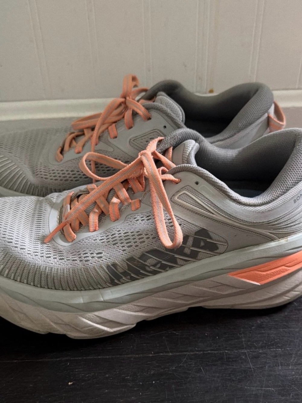 Hoka Bondi 7 Womens 8 Silver Orange